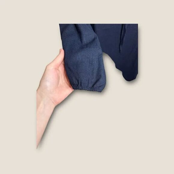 Valerie Steven’s Linen Blend Keyhole Front Top Size Small - Picture 3 of 5